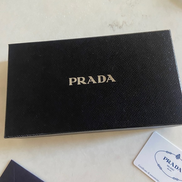 Authentic Prada Large Saffiano Leather Wallet - Picture 7 of 10